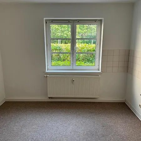Apartment Charmante Eg-ferienwohnung Mit Tram 5 Minuten Zum Bahnhof Mitte Plauen