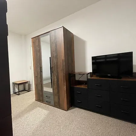 Nostalgie - Perle Plauen-zentrum & S-bahn Naehe Fuer Bis Zu 6 Personen Im Eg, Sehr Ruhige Lage & Ebk & Pkw-stellplatz Plauen