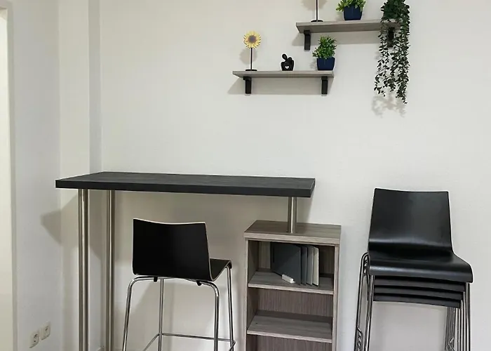 Nostalgie - Perle Plauen-zentrum & S-bahn Naehe Fuer Bis Zu 6 Personen Im Eg, Sehr Ruhige Lage & Ebk & Pkw-stellplatz Lejlighed Plauen