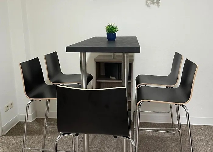 Nostalgie - Perle Plauen-zentrum & S-bahn Naehe Fuer Bis Zu 6 Personen Im Eg, Sehr Ruhige Lage & Ebk & Pkw-stellplatz Lejlighed