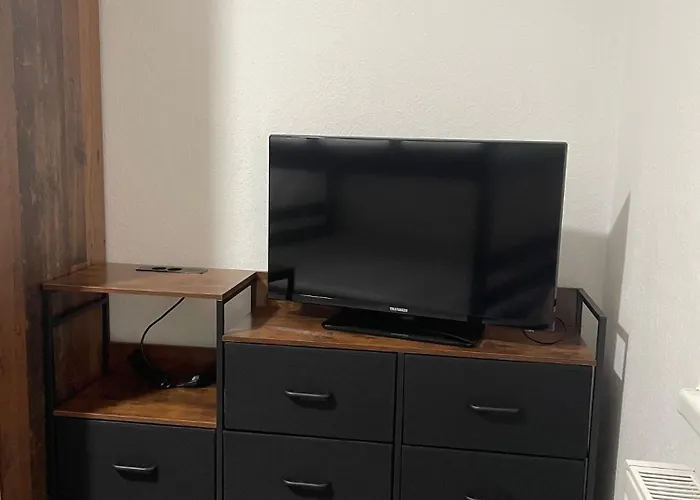 Nostalgie - Perle Plauen-zentrum & S-bahn Naehe Fuer Bis Zu 6 Personen Im Eg, Sehr Ruhige Lage & Ebk & Pkw-stellplatz Lejlighed *