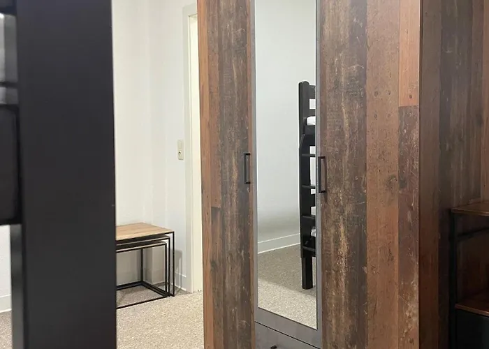 Nostalgie - Perle Plauen-zentrum & S-bahn Naehe Fuer Bis Zu 6 Personen Im Eg, Sehr Ruhige Lage & Ebk & Pkw-stellplatz Lejlighed *