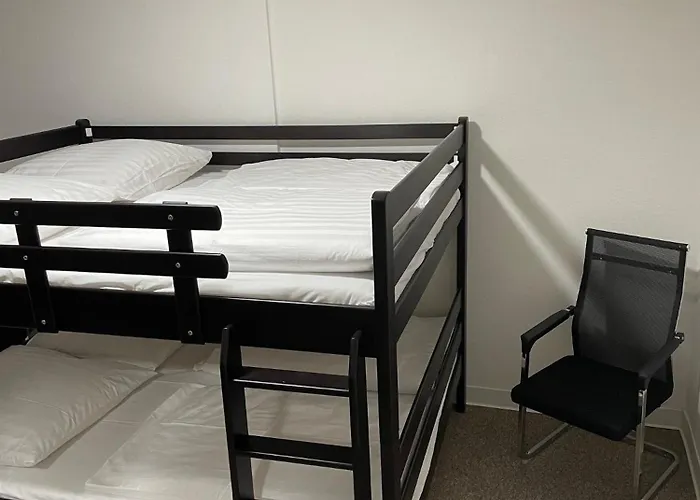 Lejlighed Nostalgie - Perle Plauen-zentrum & S-bahn Naehe Fuer Bis Zu 6 Personen Im Eg, Sehr Ruhige Lage & Ebk & Pkw-stellplatz Plauen