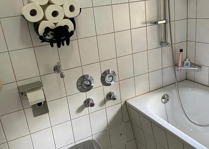 Nostalgie - Perle Plauen-zentrum & S-bahn Naehe Fuer Bis Zu 6 Personen Im Eg, Sehr Ruhige Lage & Ebk & Pkw-stellplatz